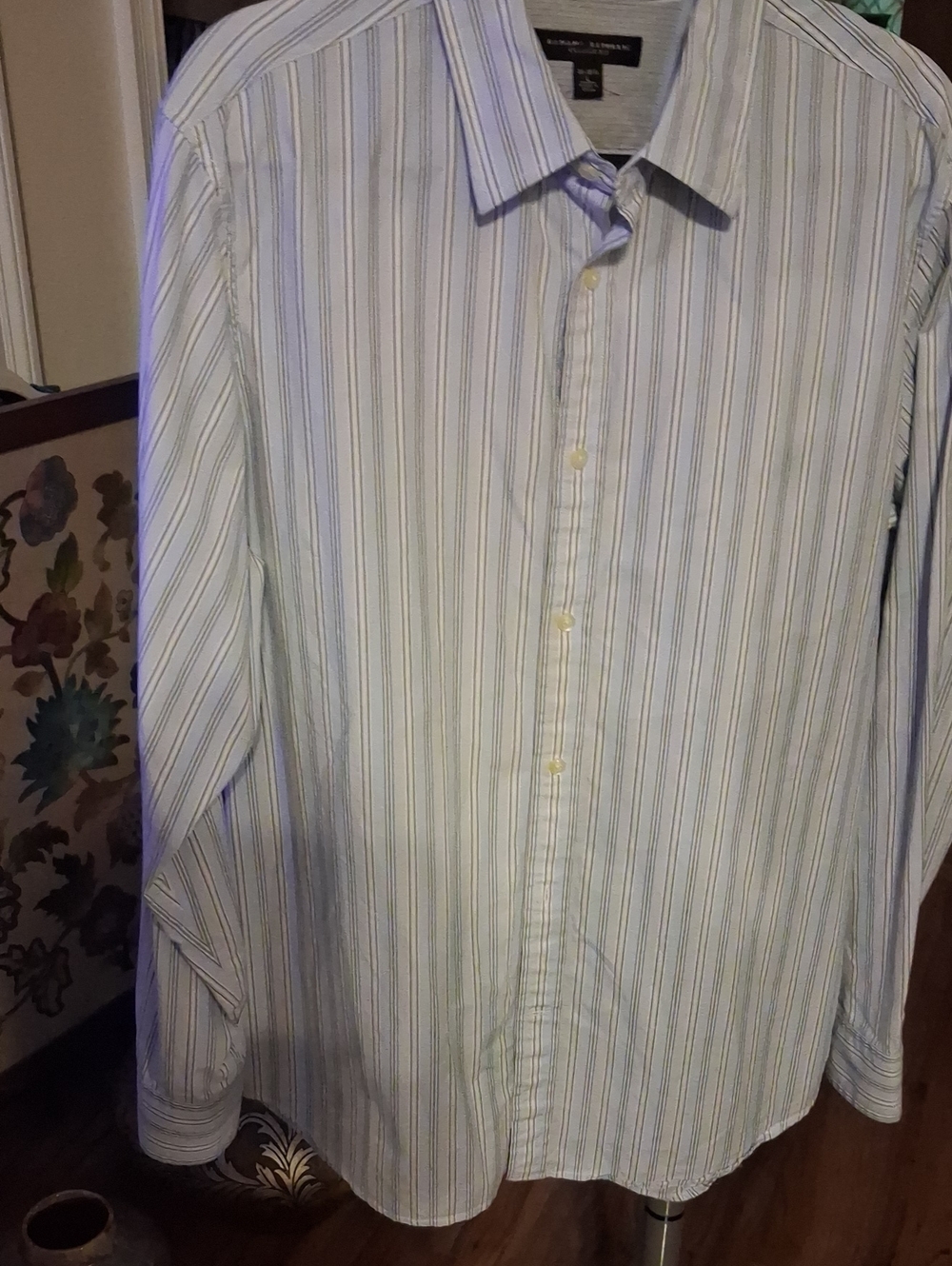A New Banana Republic Men's Light Blue and White Striped Dress Shirt Size L
